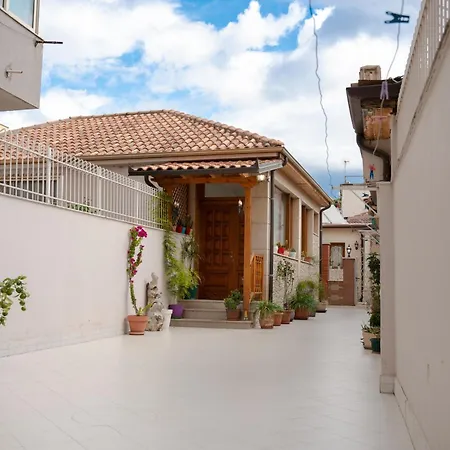 Modern House In Prime Location, Tirana, Albania Apartment *